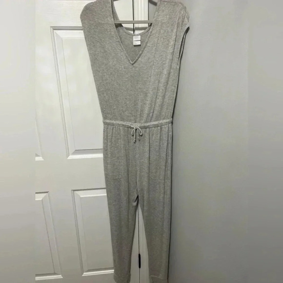 GREY JUMPSUIT - Picture 1 of 3